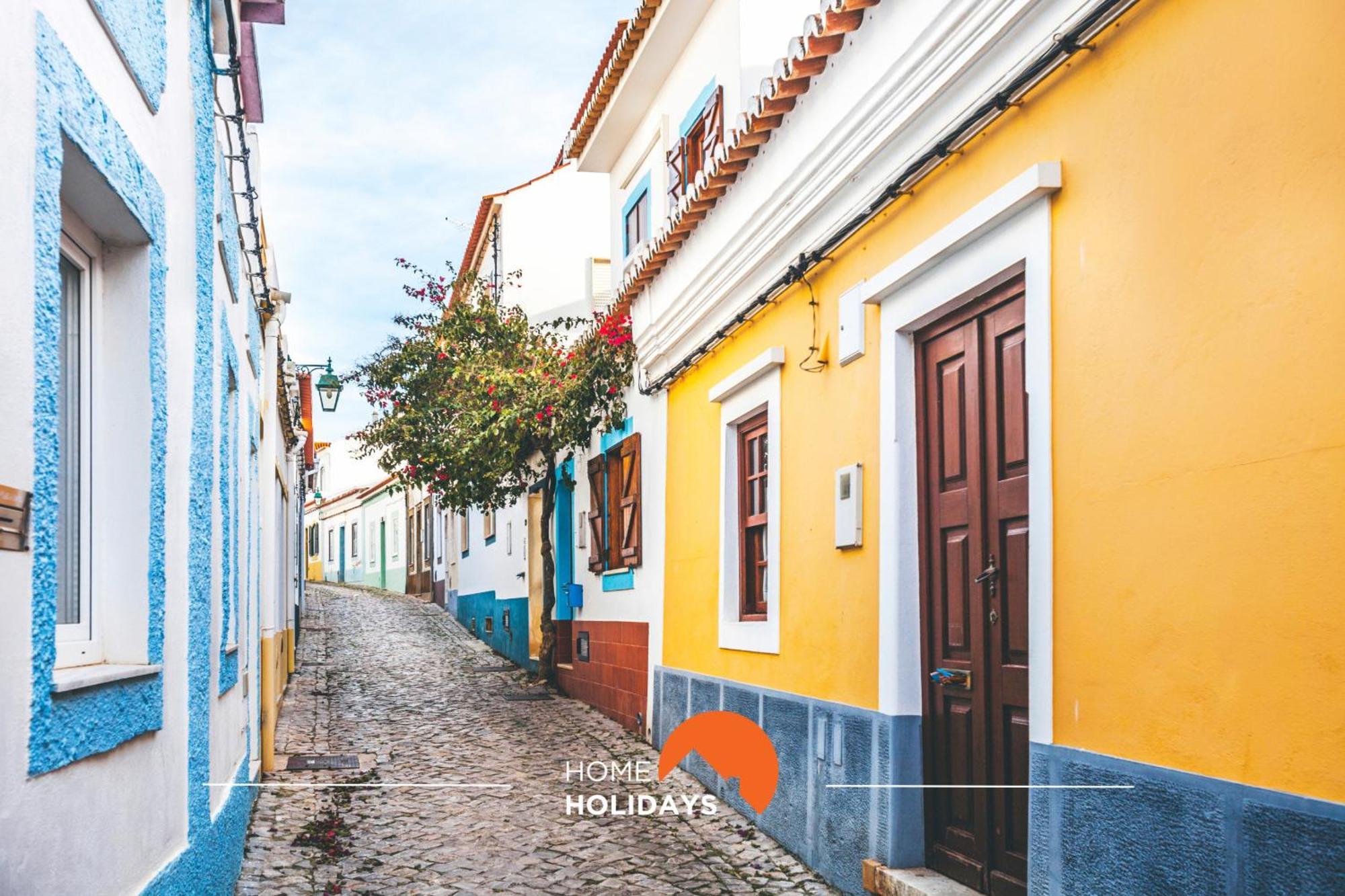 #264 C04 By Holidays *