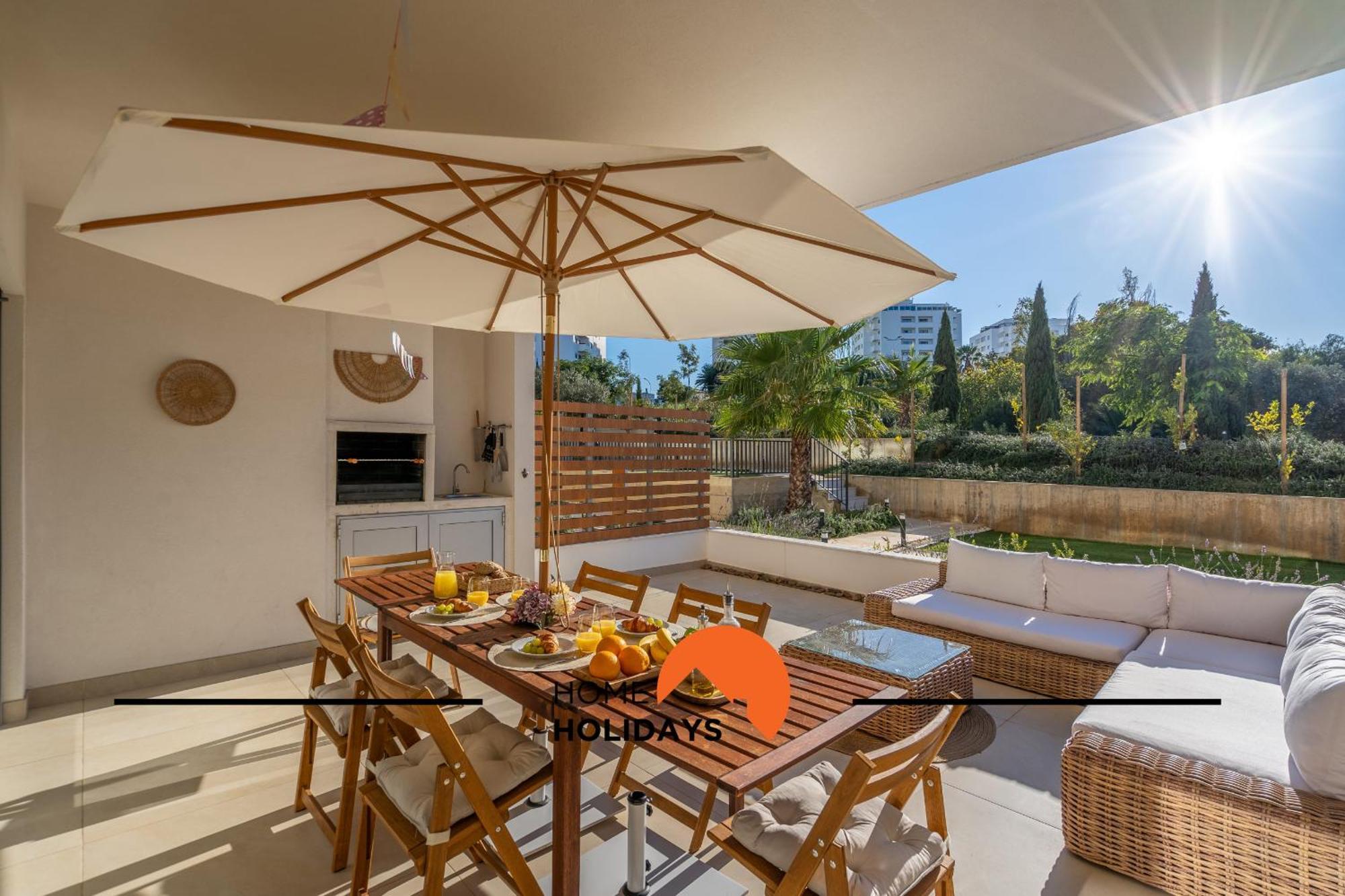 #264 C04 By Holidays * Albufeira