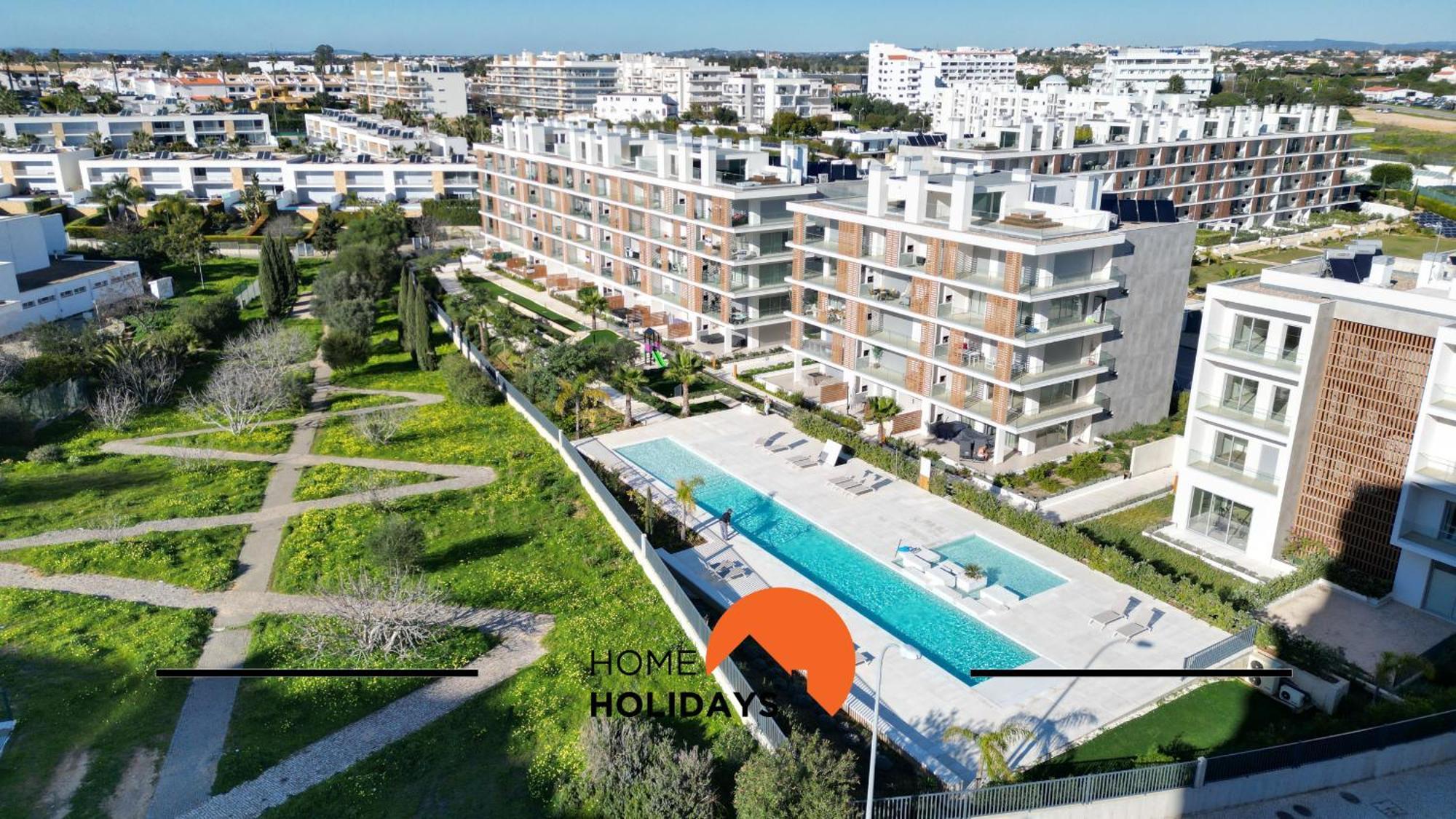 #264 C04 By Holidays Albufeira